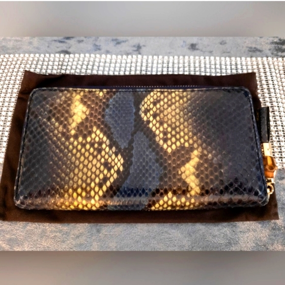 Rare Gucci Blue and Yellow Python Bamboo Tassel Zippy Wallet - Picture 3 of 11